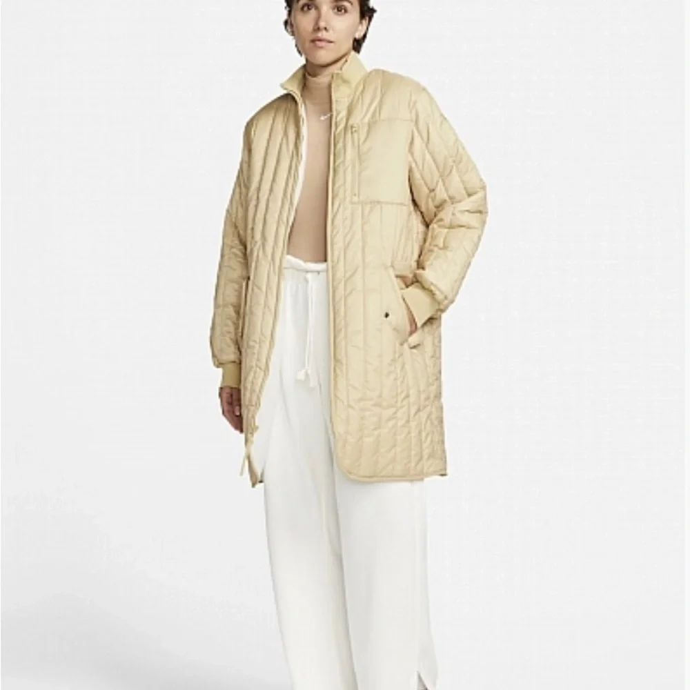 Nike Sportswear Women's Therma Fit Tech Pac Sz XS - Beige (DQ7745…